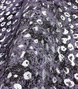 PÁG. 05 - Papel de Parede Animal Print Cinza Arroxeado com Brilho - Coleção Cores e Cenários - Vinílico Importado