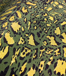 PÁG. 01 - Papel de Parede Animal Print Verde e Dourado com Brilho - Coleção Cores e Cenários - Vinílico Importado