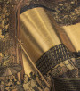 PÁG. 43 - Papel de Parede Vilarejo Oriental Dourado com Brilho - Coleção Infinity G - Vinílico Importado